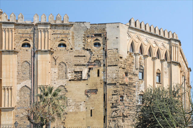 Palazzo dei Normanni Palazzo dei Normanni